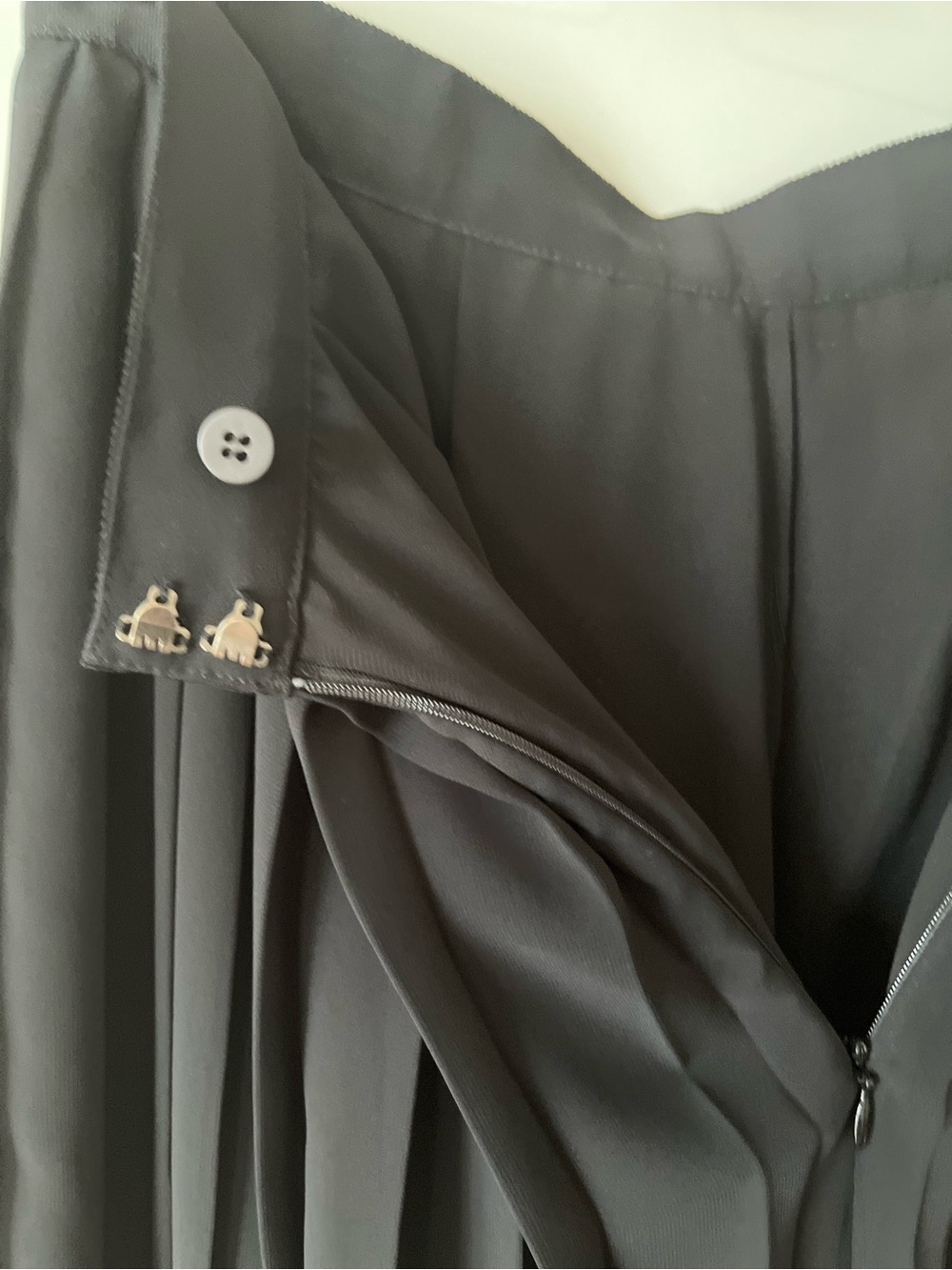 Club Monaco Pleated Chiffon Midi Skirt - Picture 6 of 8